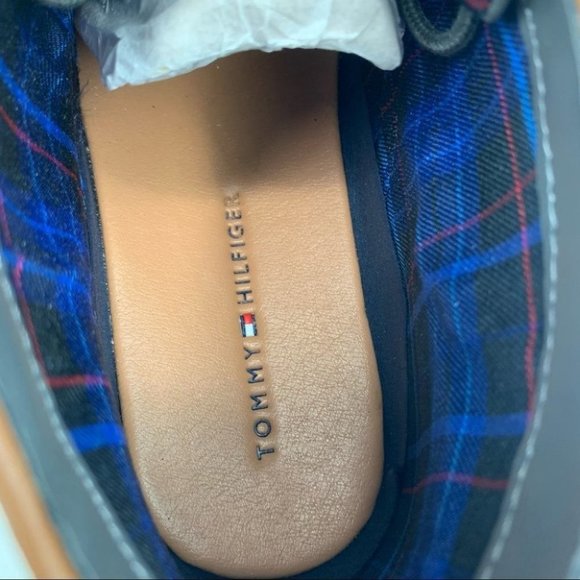 Tommy Hilfiger Men Morven2 Faux-Leather Chukka - Picture 9 of 13